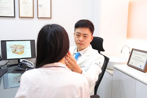 발산역 피부과전문의 여드름흉터 전문의 진단과 치료가 중요 